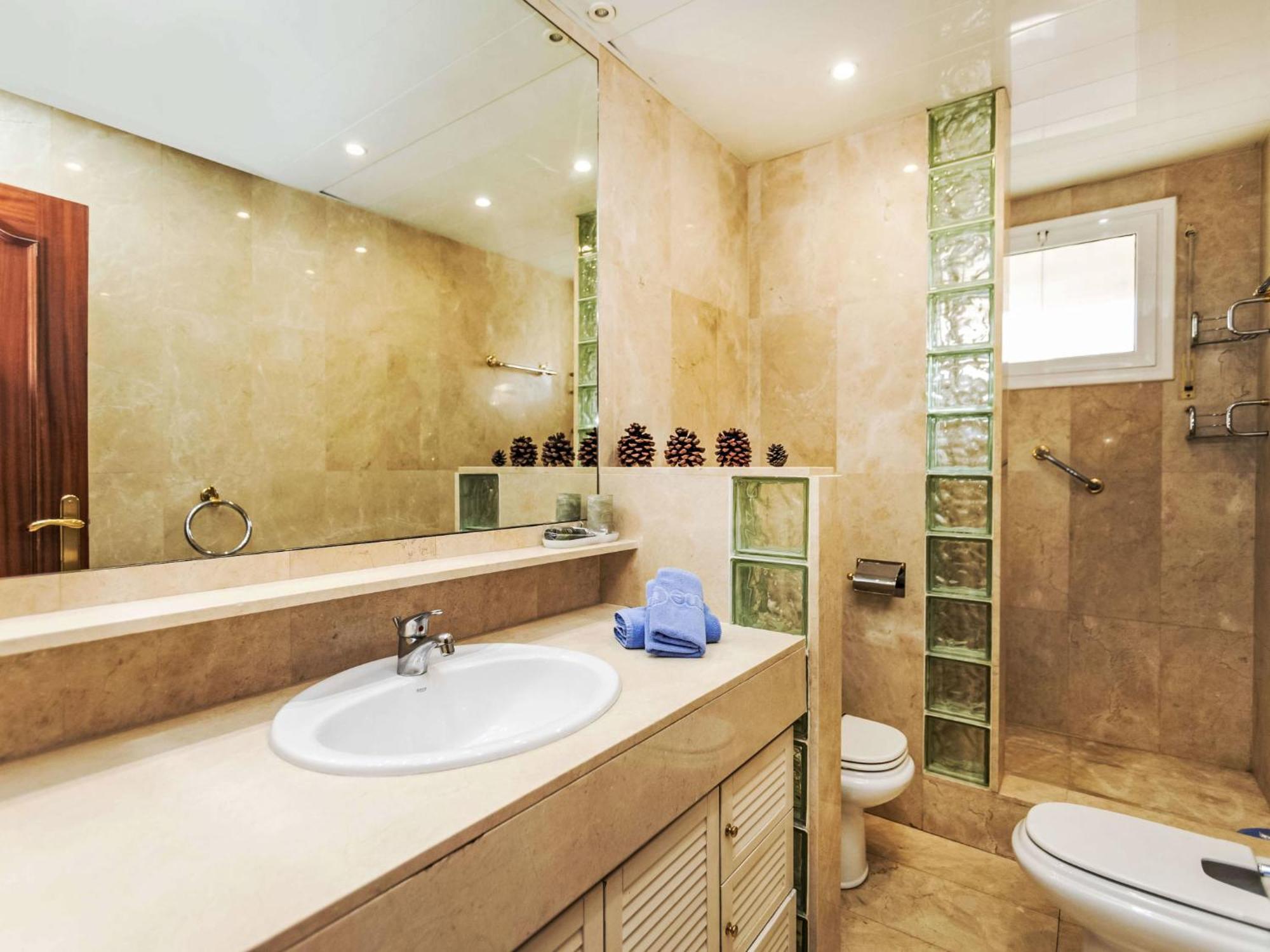 Apartment Sants-Les Corts Galileu By Interhome Barcelona Bagian luar foto