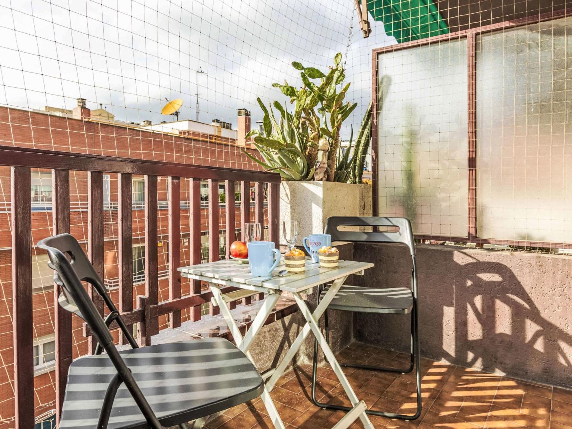Apartment Sants-Les Corts Galileu By Interhome Barcelona Bagian luar foto