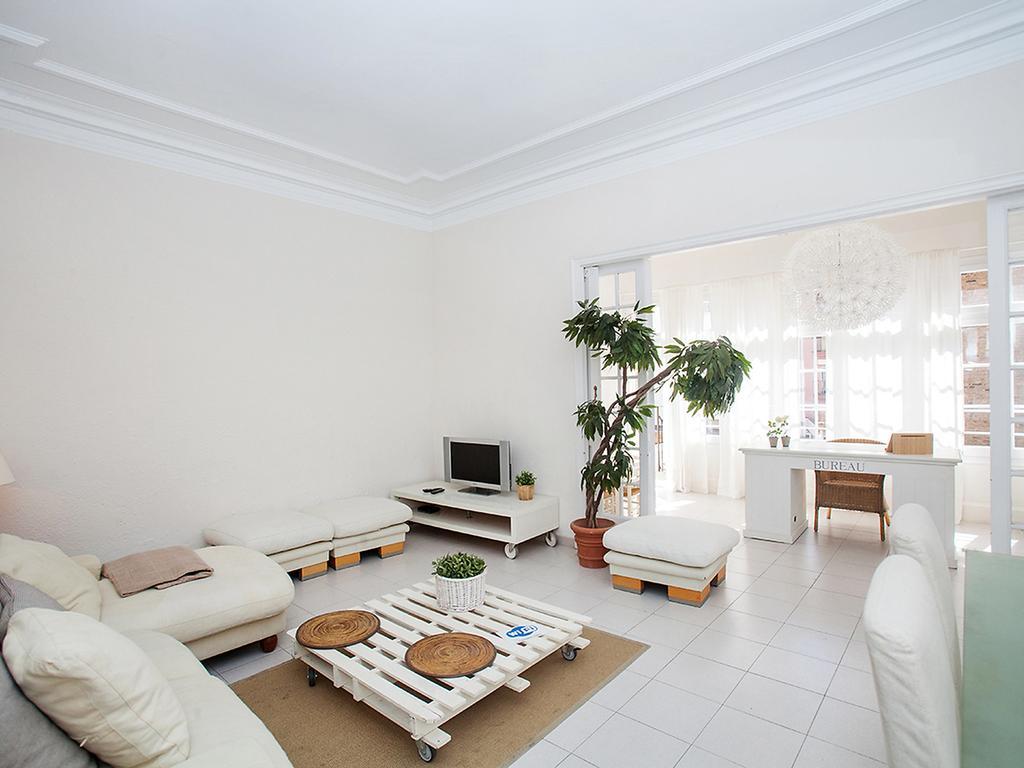 Apartment Sants-Les Corts Galileu By Interhome Barcelona Bagian luar foto